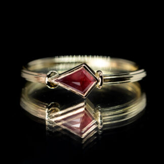 Kite Shape Winza Sapphire Stacker Ring 14kt Yellow Gold Size 6 1/2