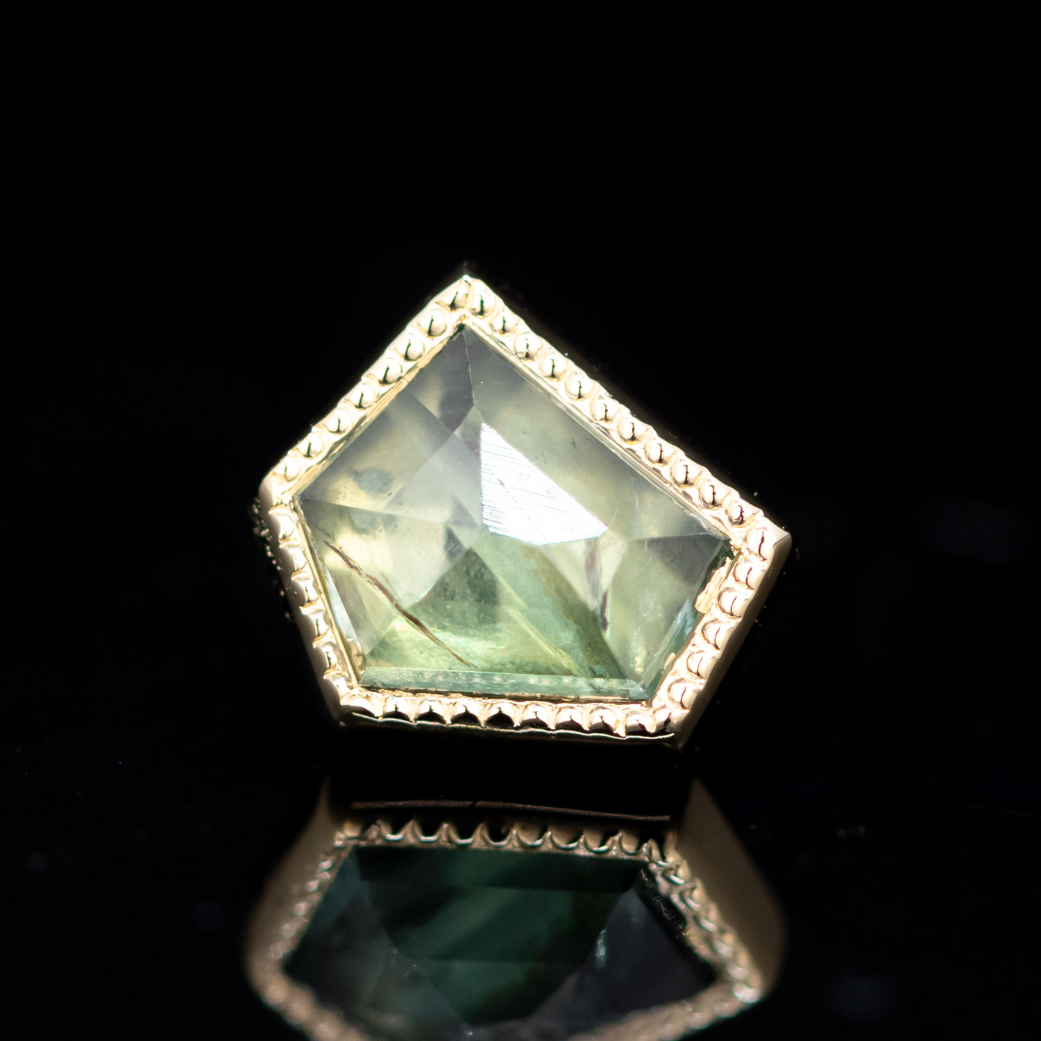 Geometric Cut Madagascar Sapphire Yellow Gold Threadless End 6.2mm x 5.4mm - Image 2