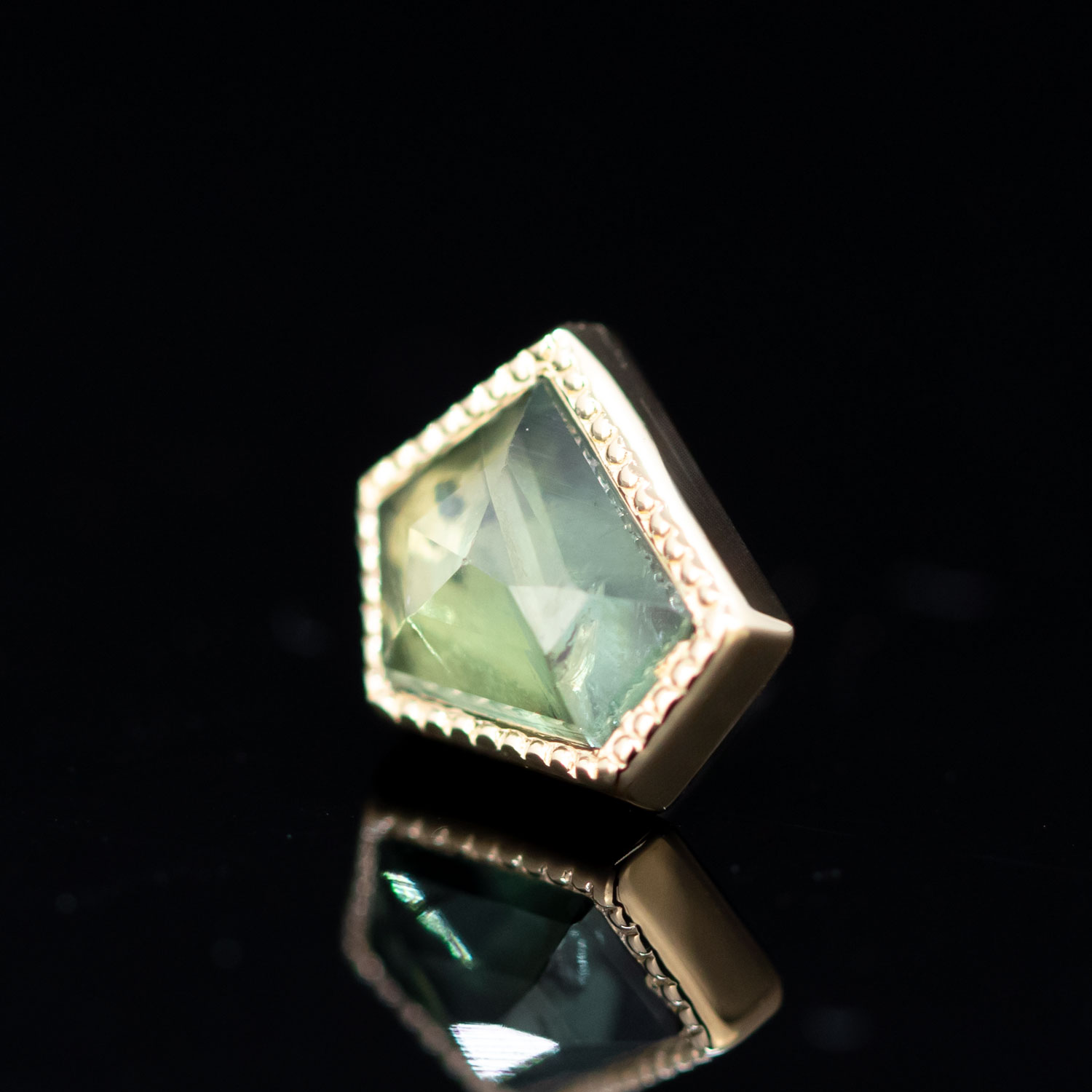 Geometric Cut Madagascar Sapphire Yellow Gold Threadless End 6.2mm x 5.4mm