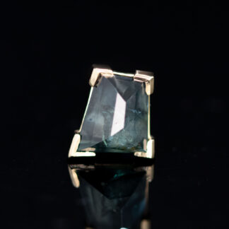 Geometric Cut Madagascar Sapphire Yellow Gold Partial Bezel Threaded End 6.6mm x 4.7mm