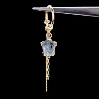 Madagascar Sapphire 14kt Yellow Gold Chain Accent Seam Ring 18ga 5/16"