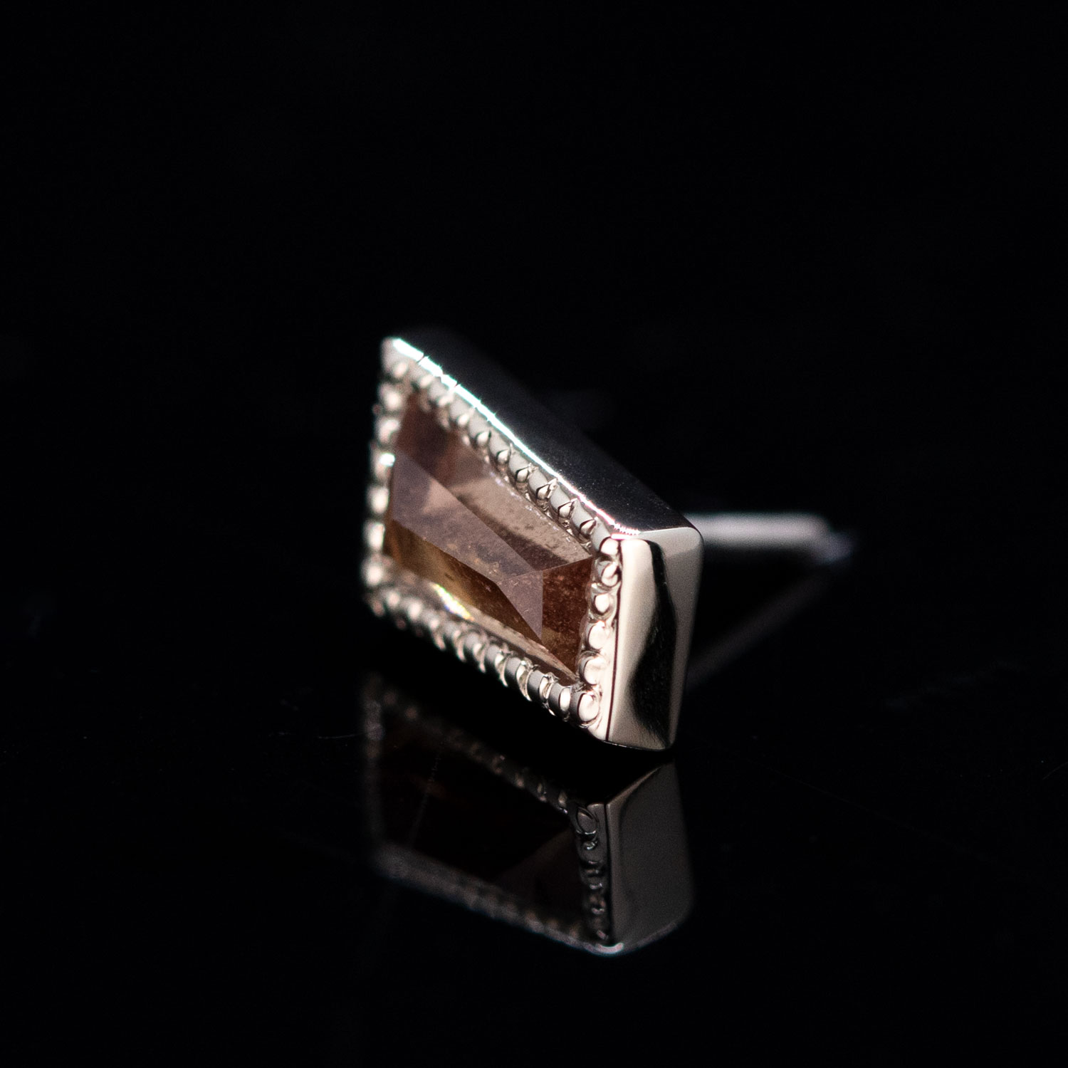 Peachy Umba Sapphire Milgrain White Gold Threadless End 5mm x 3.1mm - Image 2