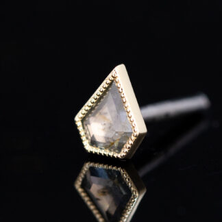 Tablet Umba Sapphire Yellow Gold Threaded End 7.7mm x 6.4mm