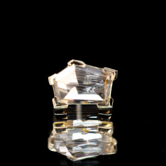 Geometric Cut Umba Sapphire Yellow Gold Threadless End 6.4mm x 4.7mm