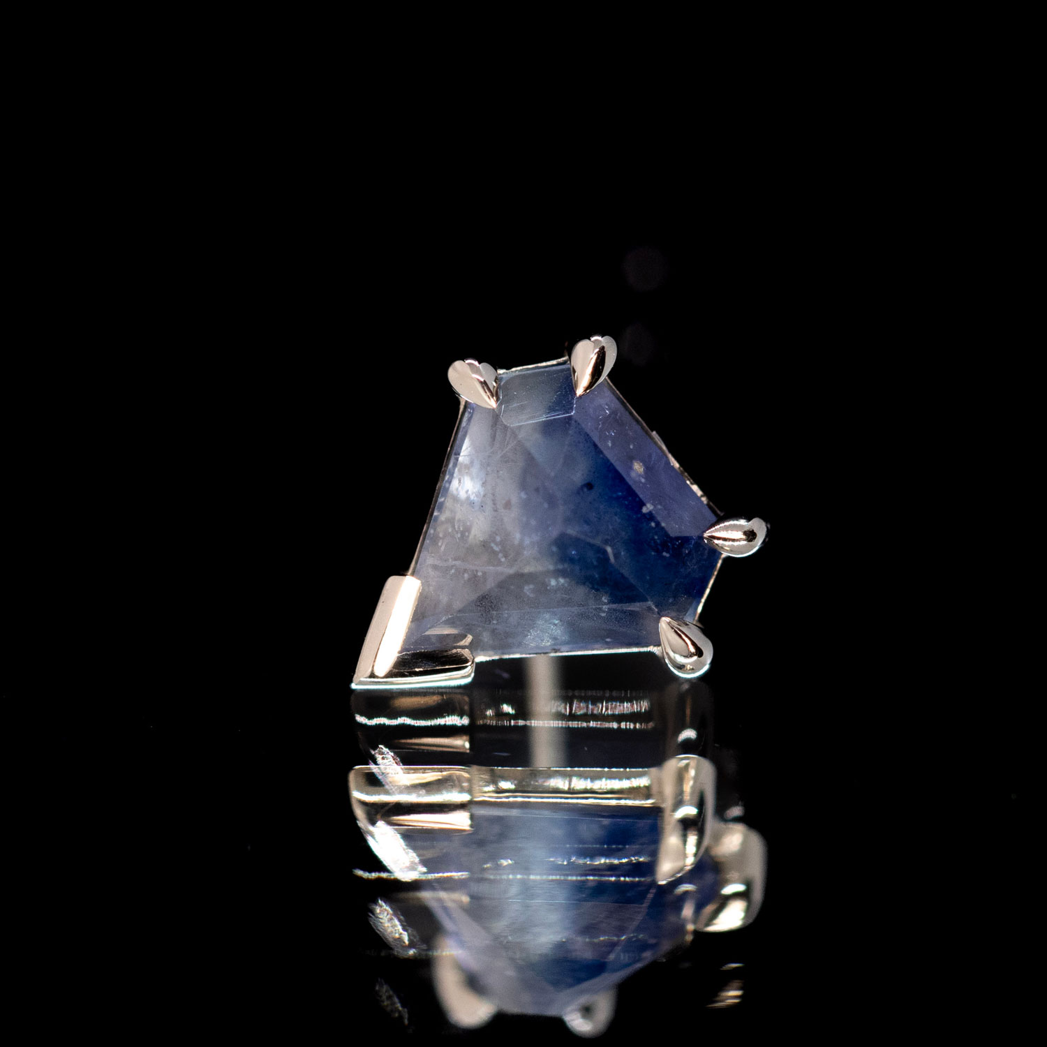 Geometric Cut Madagascar Sapphire White Gold Threadless End 6.8mm x 6.6mm