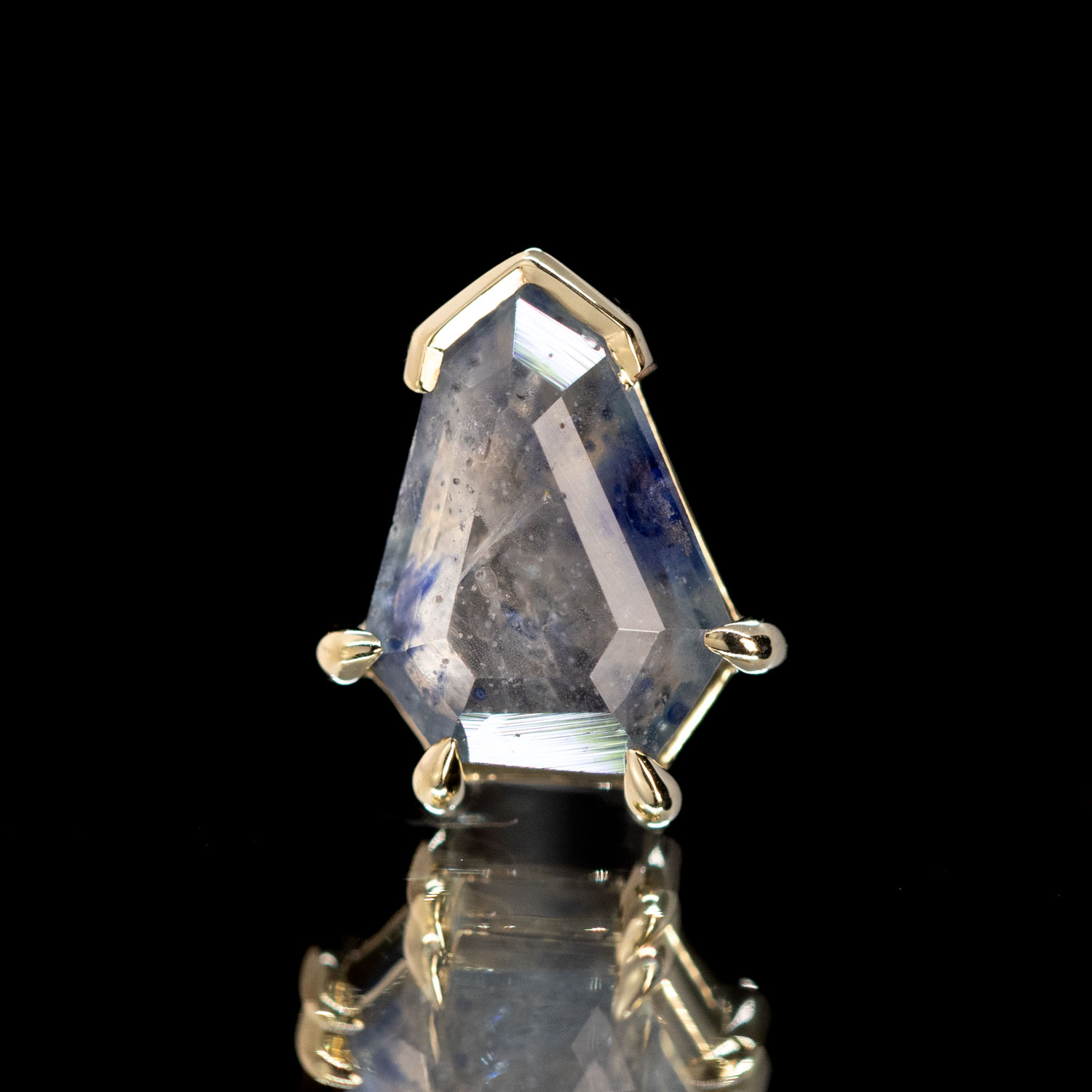 Geometric Cut Madagascar Sapphire Yellow Gold Threaded End 7.7mm x 6.2mm