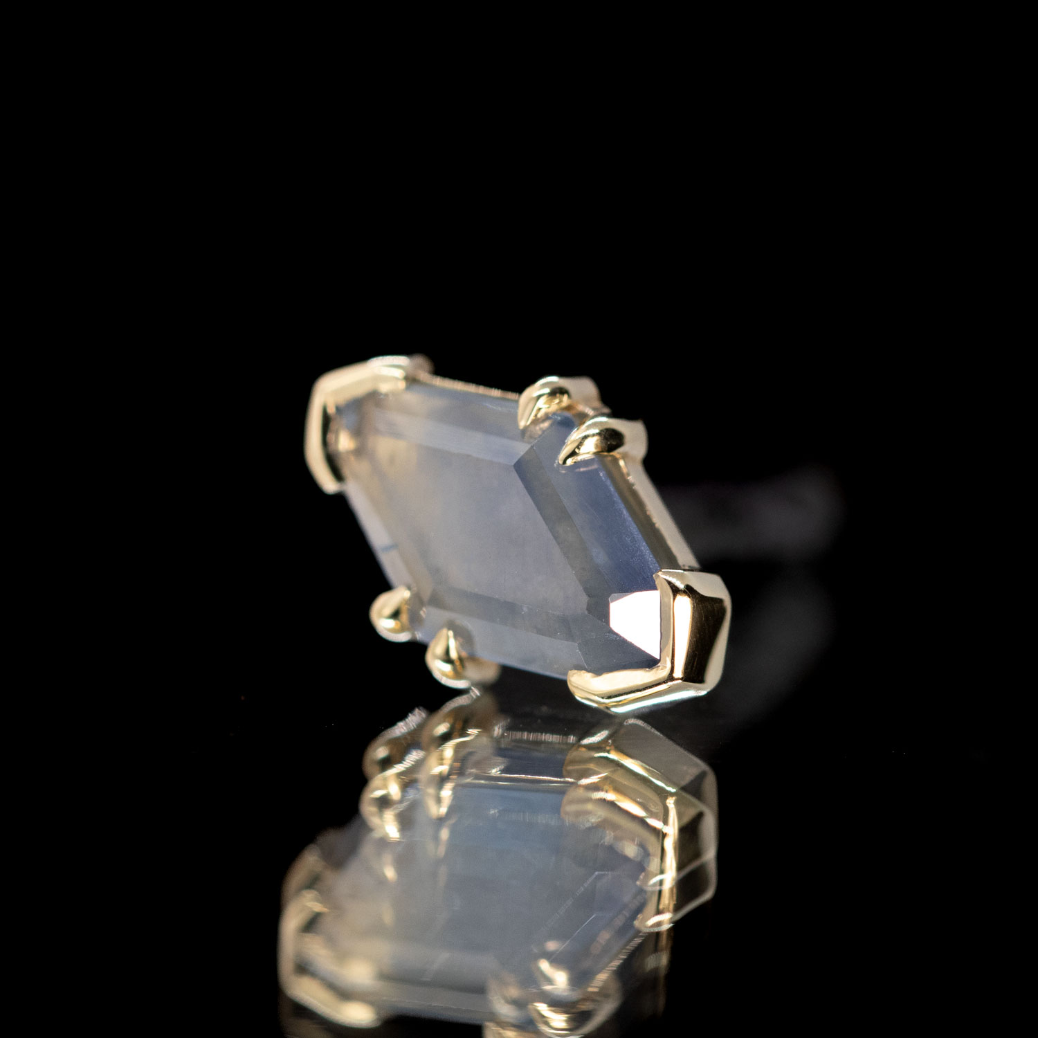 Geometric Cut Madagascar Sapphire Yellow Gold Threaded End 9mm x 5.7mm - Image 2