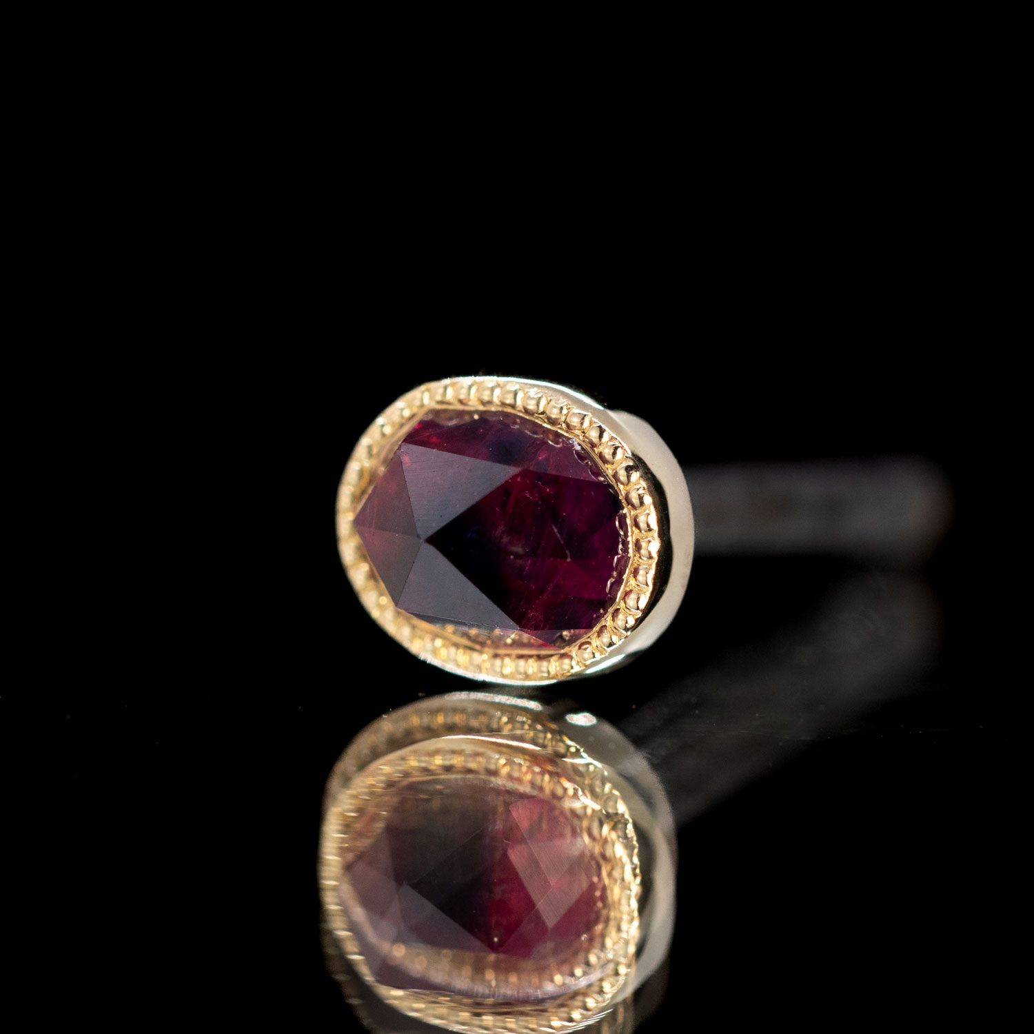 Rose Cut Winza Sapphire Yellow Gold Threaded End 6.2mm x 5.2mm - Image 2
