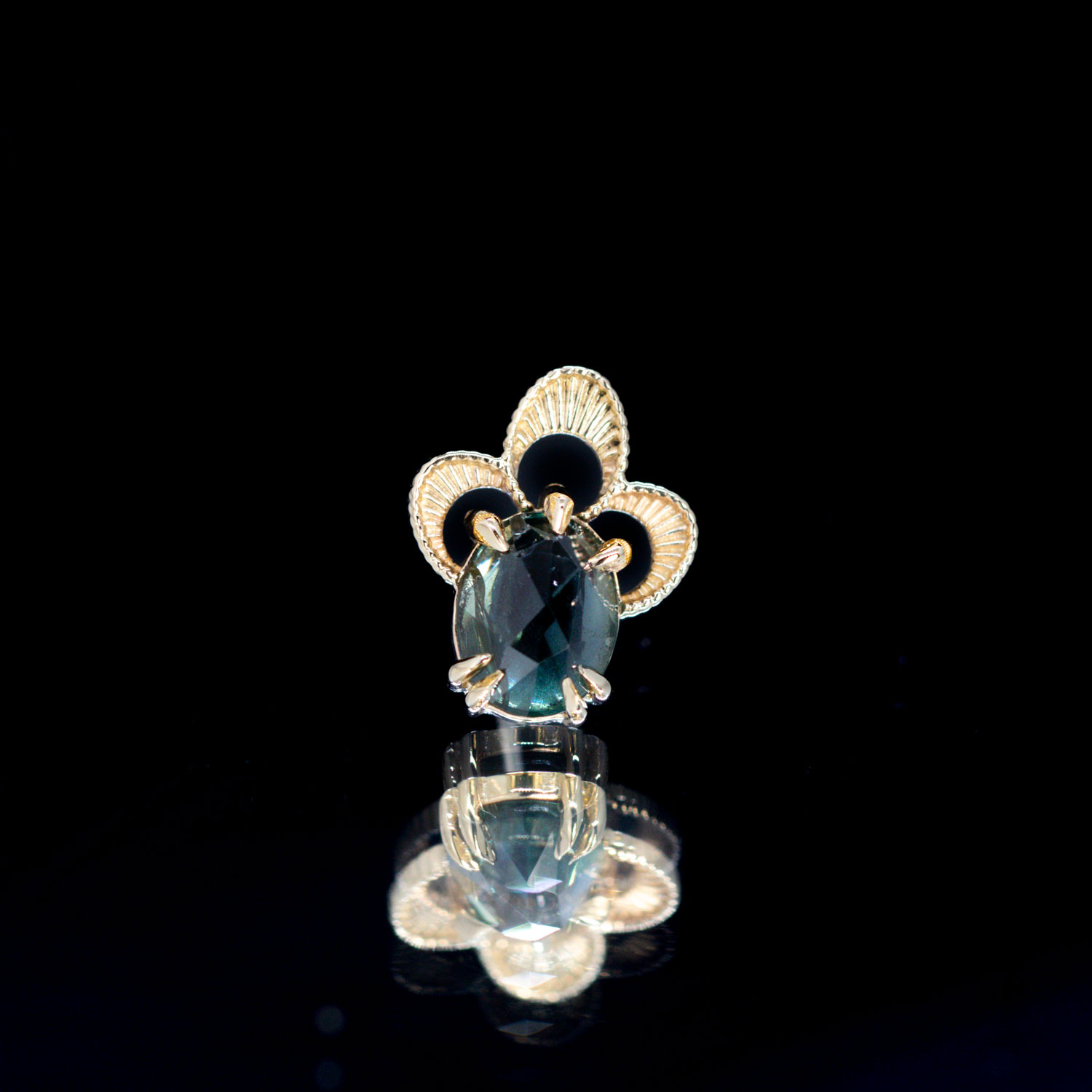 The Violet Yellow Gold Threadless End Madagascar Sapphire