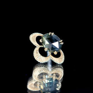 The Violet Yellow Gold Threaded End Madagascar Sapphire