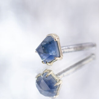 Geometric Cut Madagascar Sapphire Yellow Gold Threaded End 6.8mm x 6.2mm