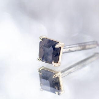 Geometric Cut Madagascar Sapphire Yellow Gold Threaded End 5mm x 5.4mm