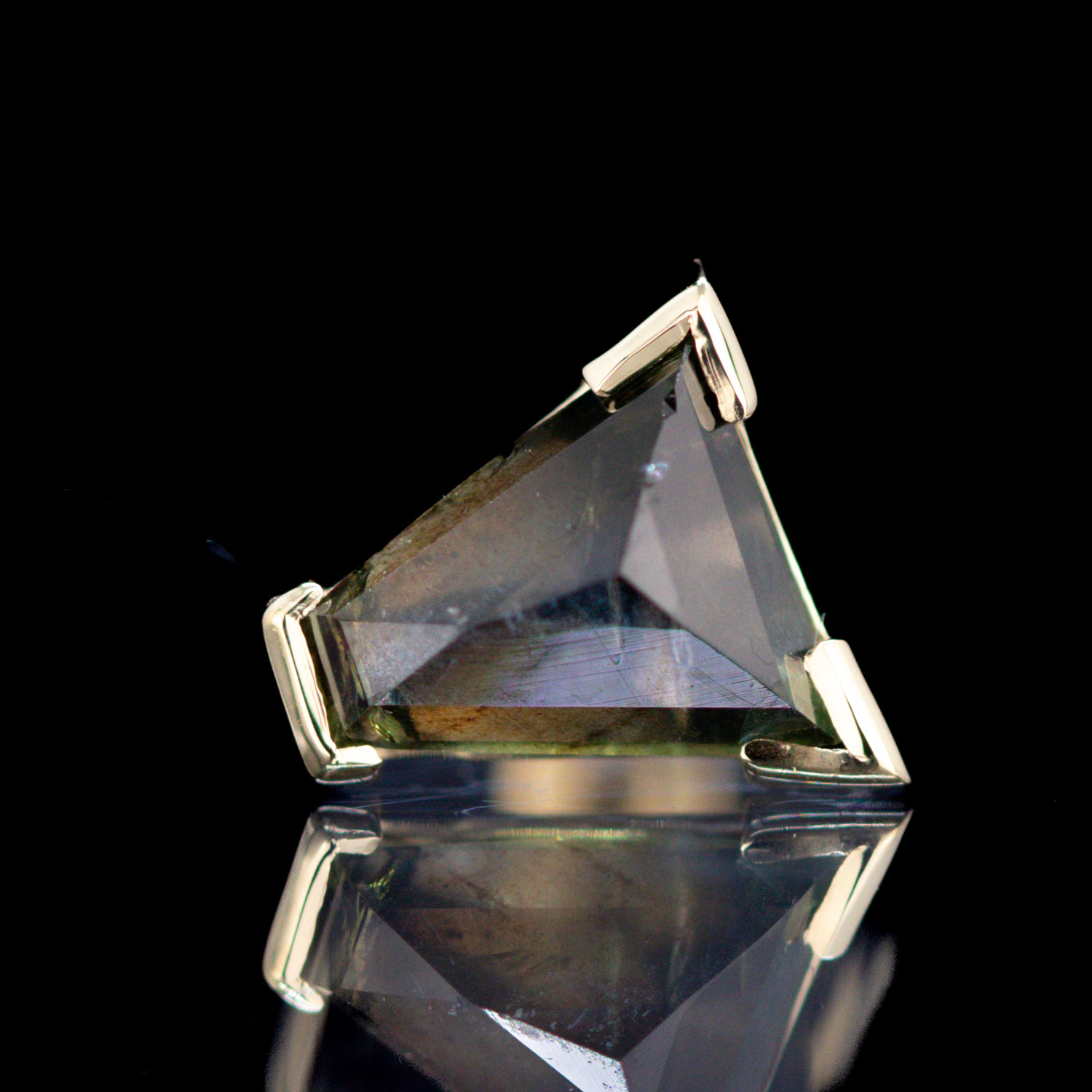 Geometric Cut Madagascar Sapphire Yellow Gold Threadless End 6.8mm x 6.7mm