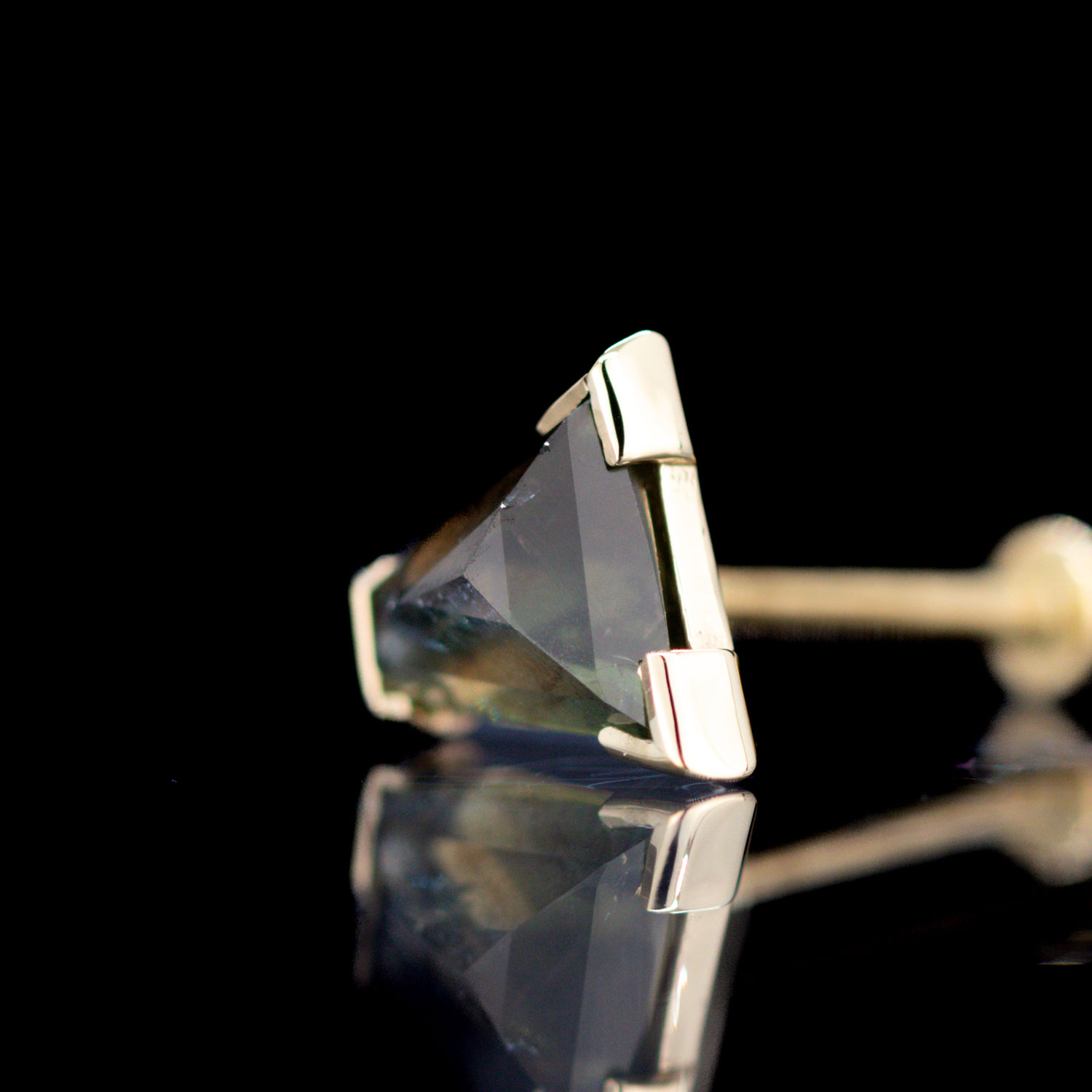 Geometric Cut Madagascar Sapphire Yellow Gold Threadless End 6.8mm x 6.7mm - Image 2