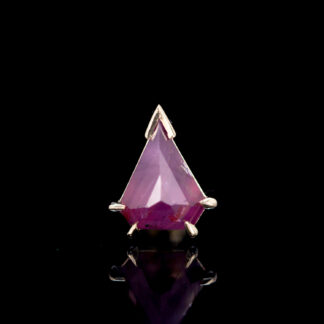 Geometric Cut Umba Sapphire Yellow Gold Threadless End 7.9mm x 6.5mm