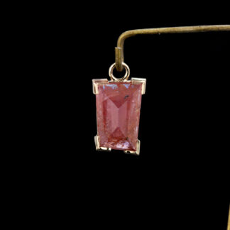 Geometric Cut Umba Sapphire 14kt Yellow Gold Charm 9.6mm x 5.7mm