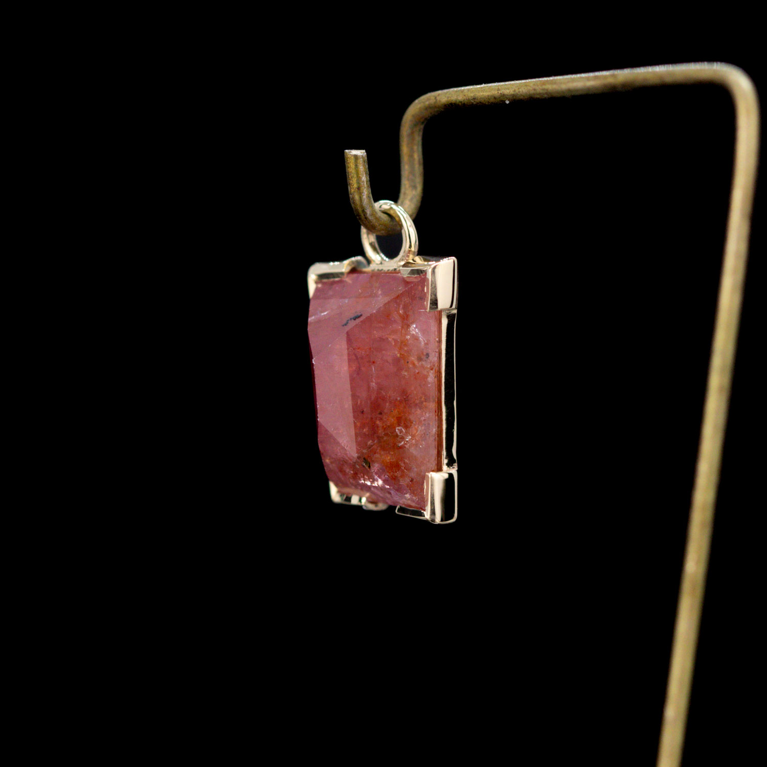 Geometric Cut Umba Sapphire 14kt Yellow Gold Charm 9.6mm x 5.7mm - Image 2