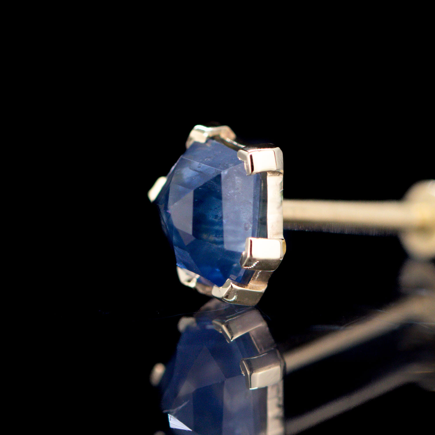 Geometric Cut Madagascar Sapphire Yellow Gold Threadless End 6.5mm x 6mm - Image 2
