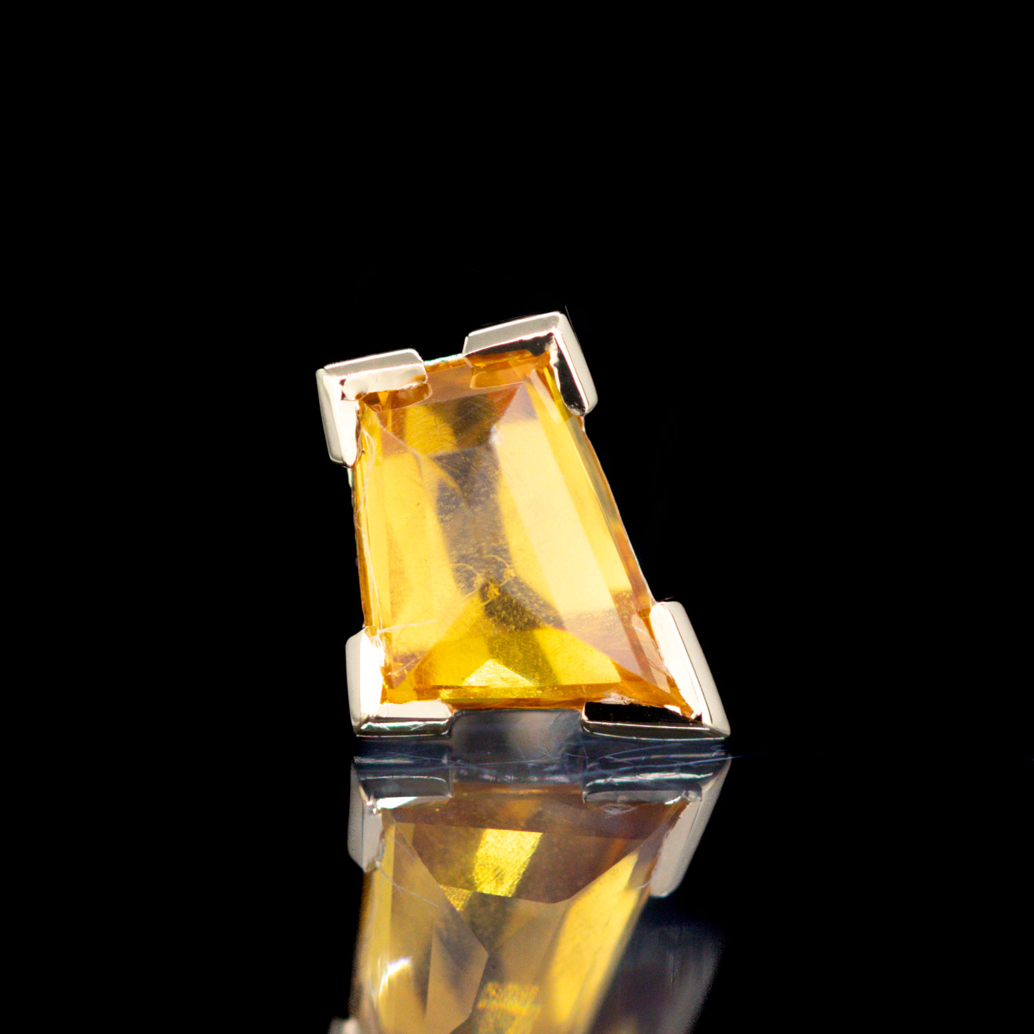 Geometric Cut Kenya Sapphire Partial Bezel Yellow Gold Threadless End 5.7mm x 4.6mm