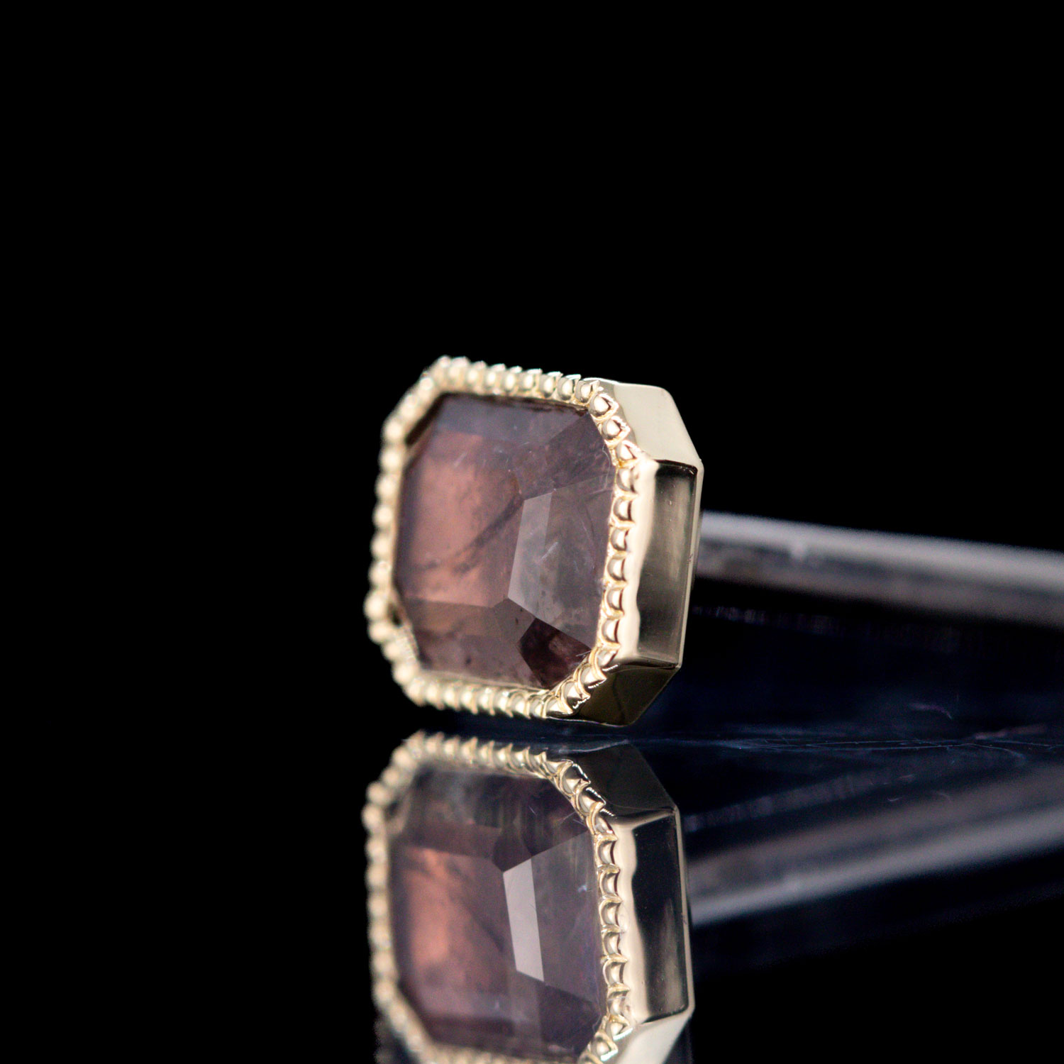 Tablet Cut Winza Sapphire Yellow Gold Threaded End 6.2mm x 5.2mm - Image 2