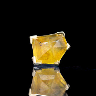 Geometric Cut Kenya Sapphire Yellow Gold Threaded End 6.5mm x 5.8mm
