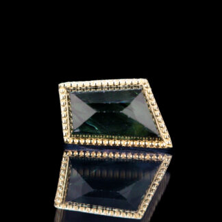 Geometric Cut Madagascar Sapphire Yellow Gold Threaded End 7.9mm x 5.2mm