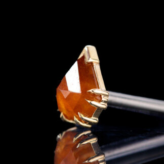 Geometric Umba Sapphire Yellow Gold Threaded End 8.3mm x 7.2mm