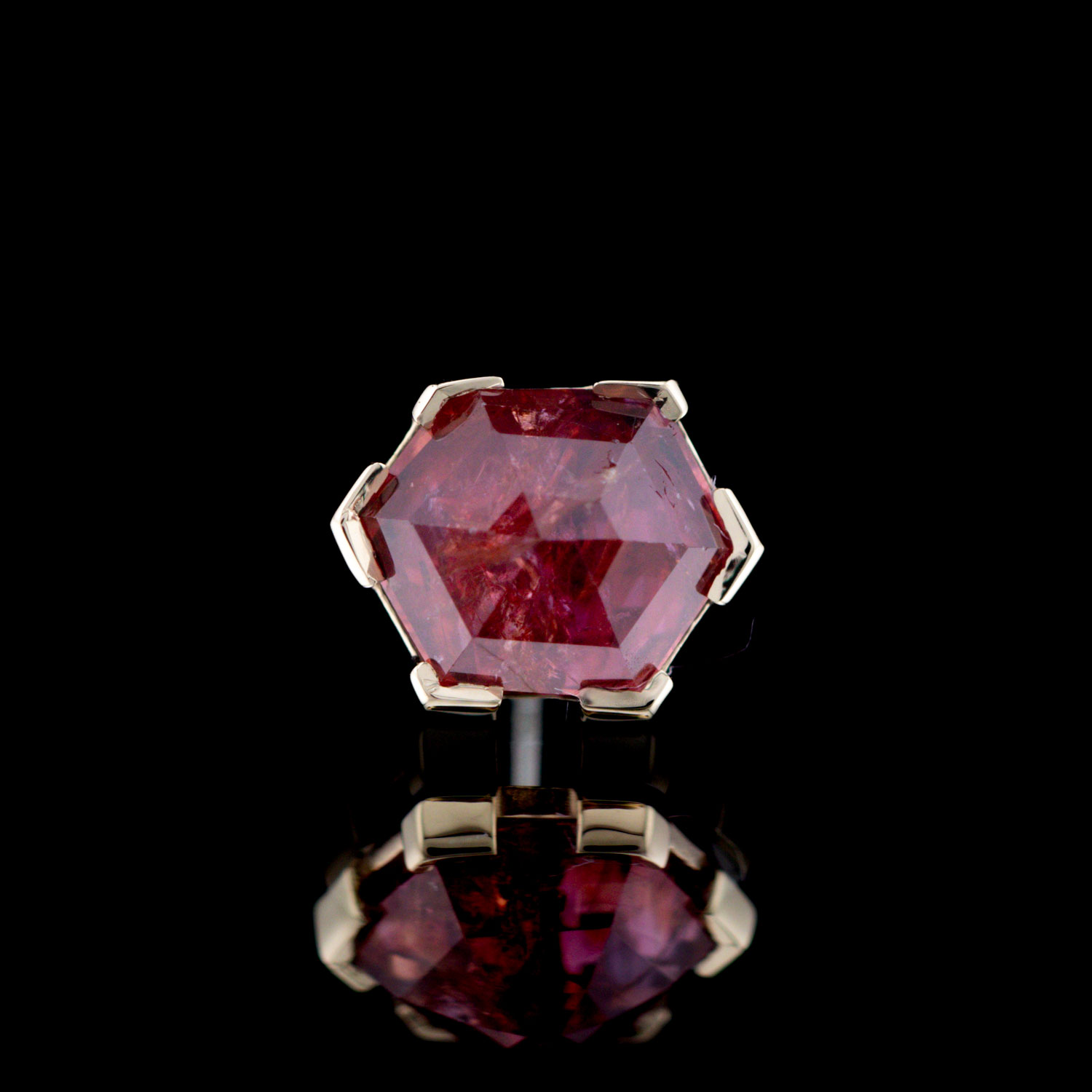 Geometric Cut Winza Ruby Yellow Gold Threadless End 7.3mm x 5.9mm - Image 2