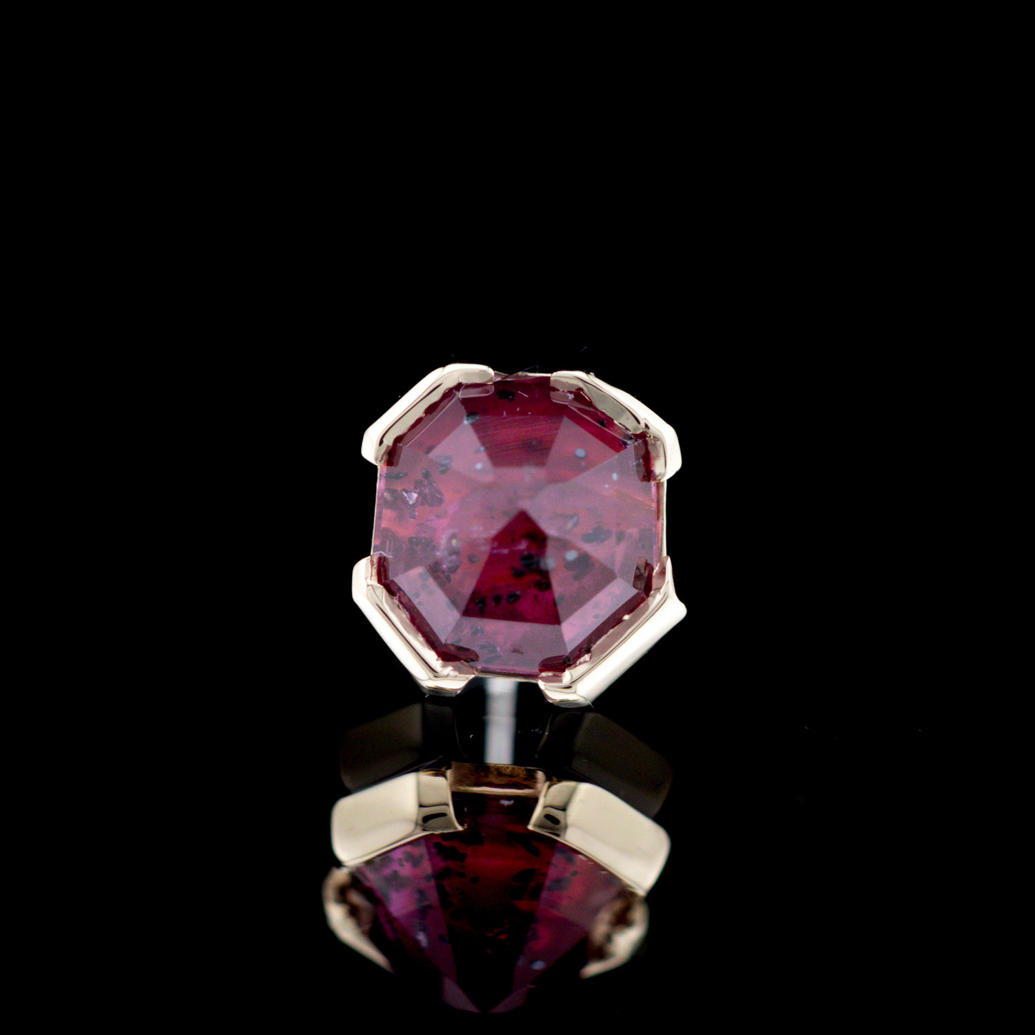 Geometric Cut Winza Sapphire Yellow Gold Threadless End 6.2mm x 6mm
