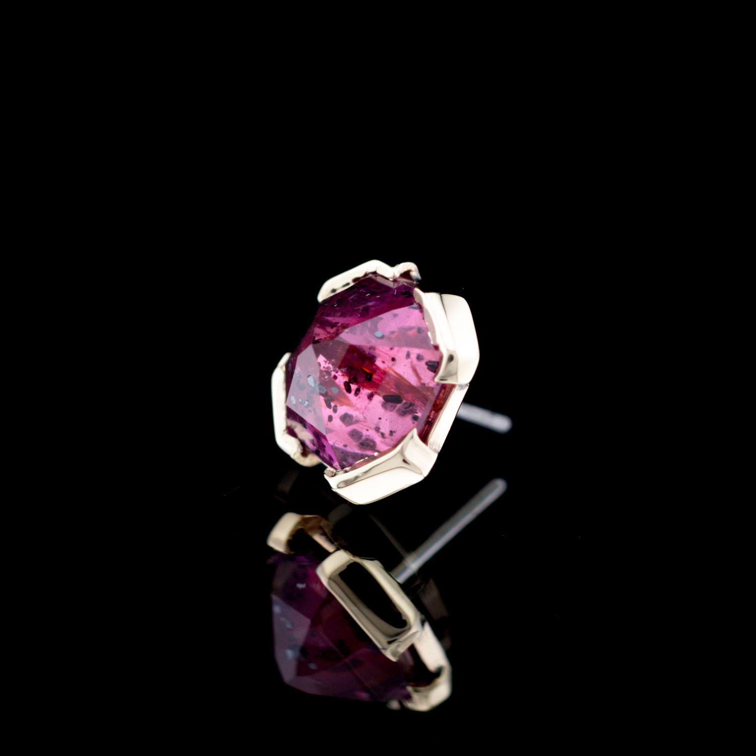 Geometric Cut Winza Sapphire Yellow Gold Threadless End 6.2mm x 6mm - Image 2