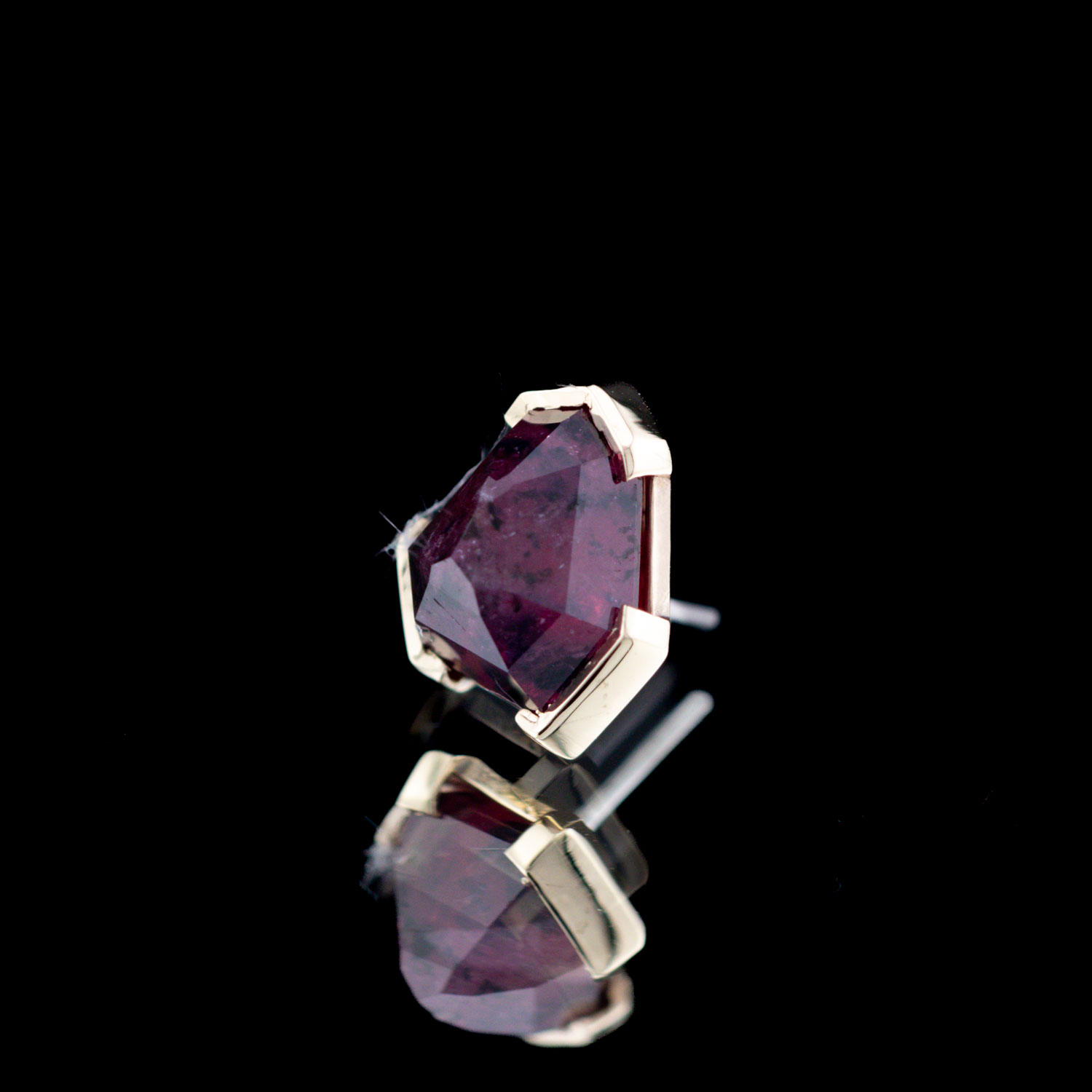 Geometric Cut Winza Sapphire Yellow Gold Threadless End 6.8mm x 6.4mm - Image 2