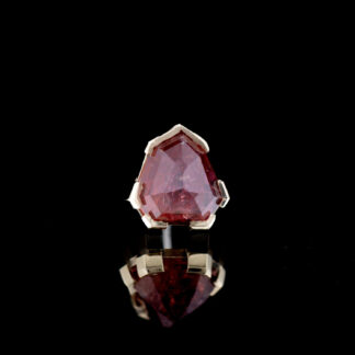 Geometric Cut Winza Ruby Yellow Gold Threadless End 6.9mm x 6.4mm