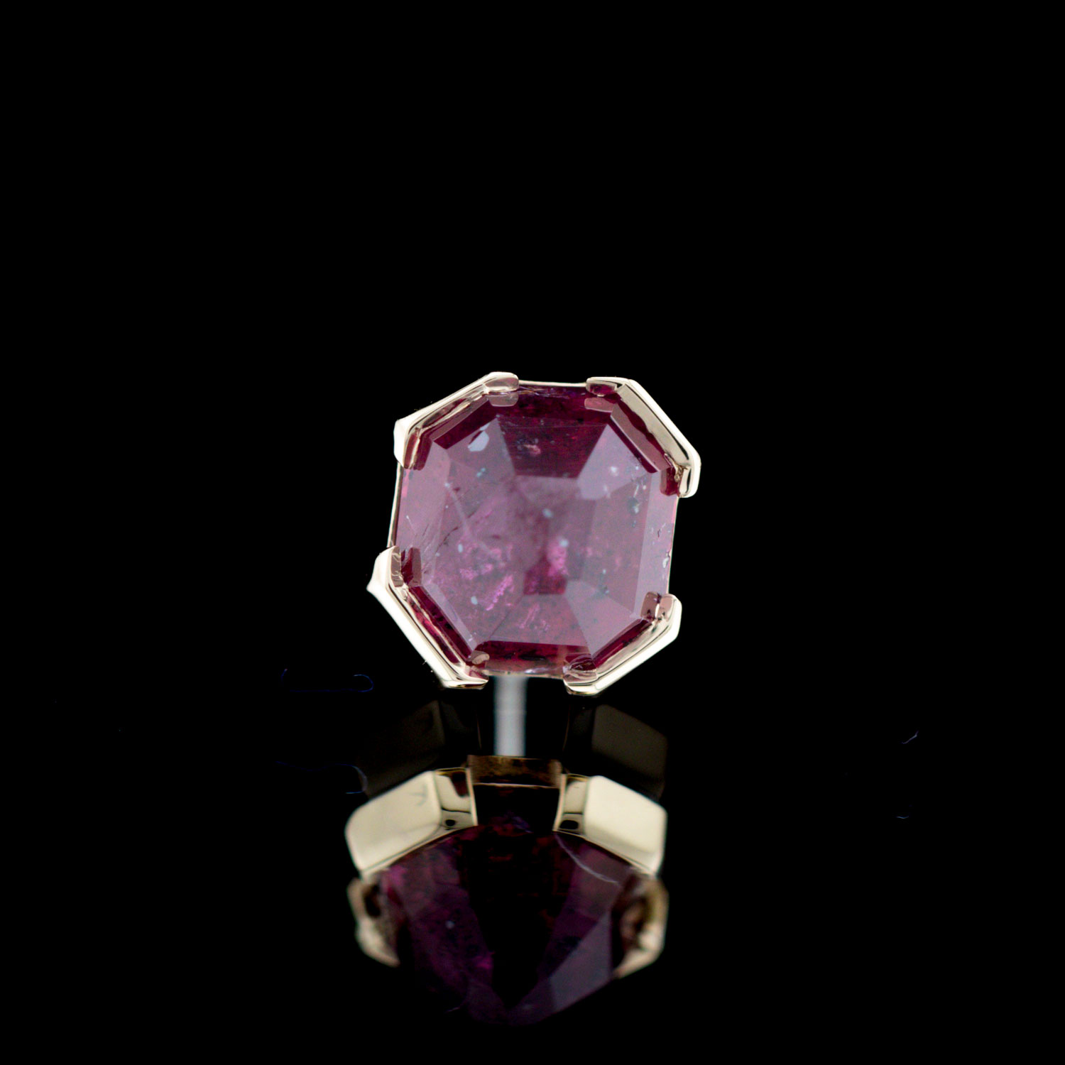 Geometric Cut Winza Sapphire Yellow Gold Threadless End 5.8mm x 5.6mm - Image 2