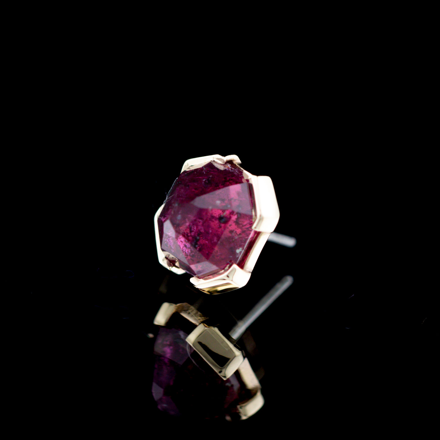 Geometric Cut Winza Sapphire Yellow Gold Threadless End 5.8mm x 5.6mm