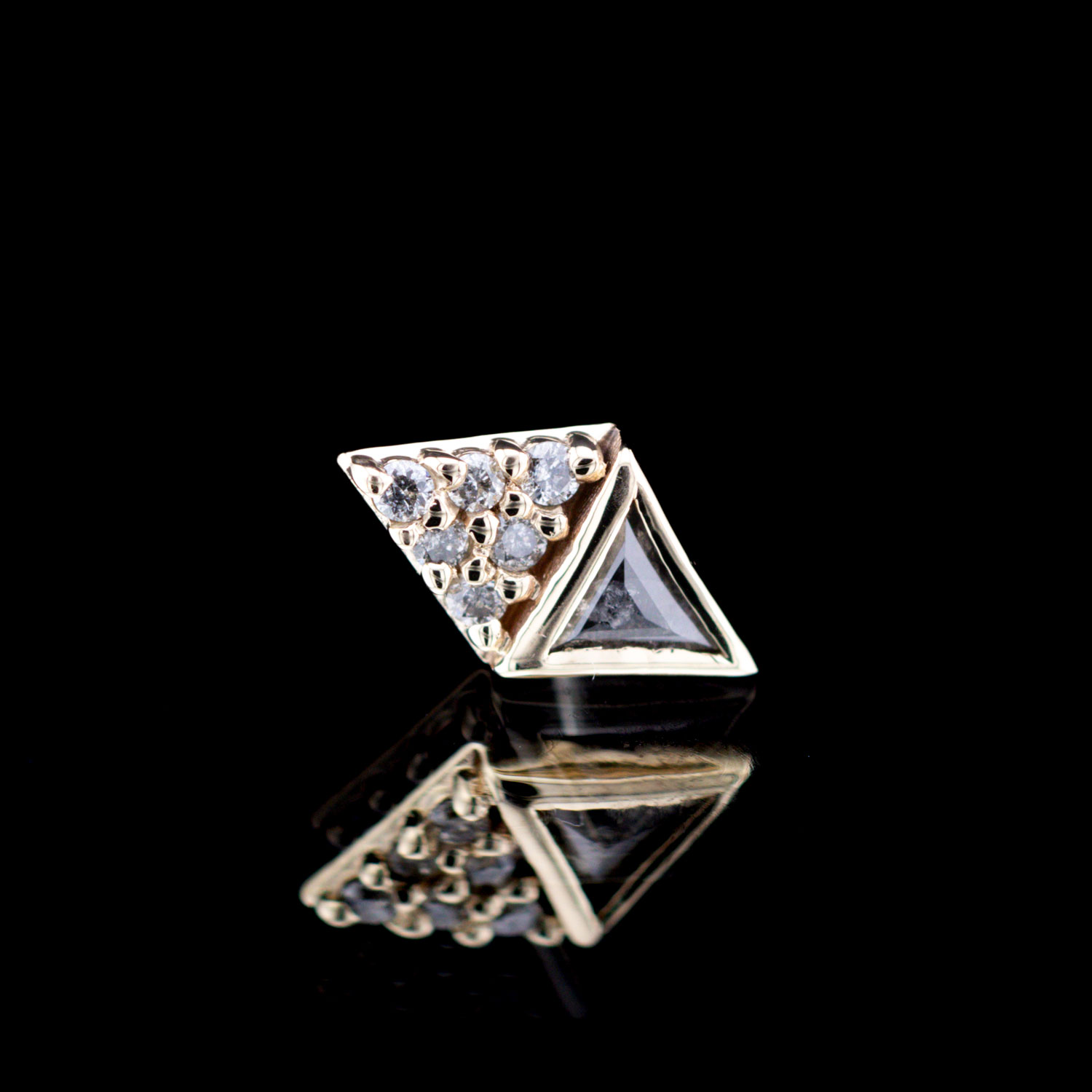 Grey Pyramids Threadless end