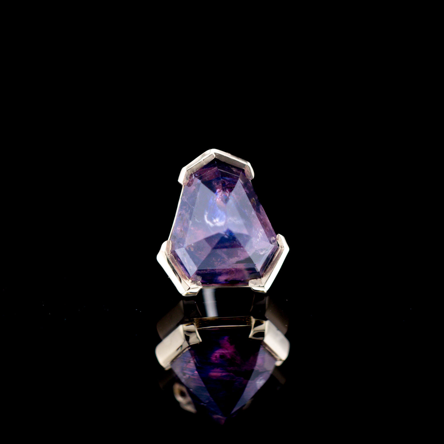 Geometric Cut Winza Sapphire Yellow Gold Threadless End 7mm x 6.4mm - Image 2