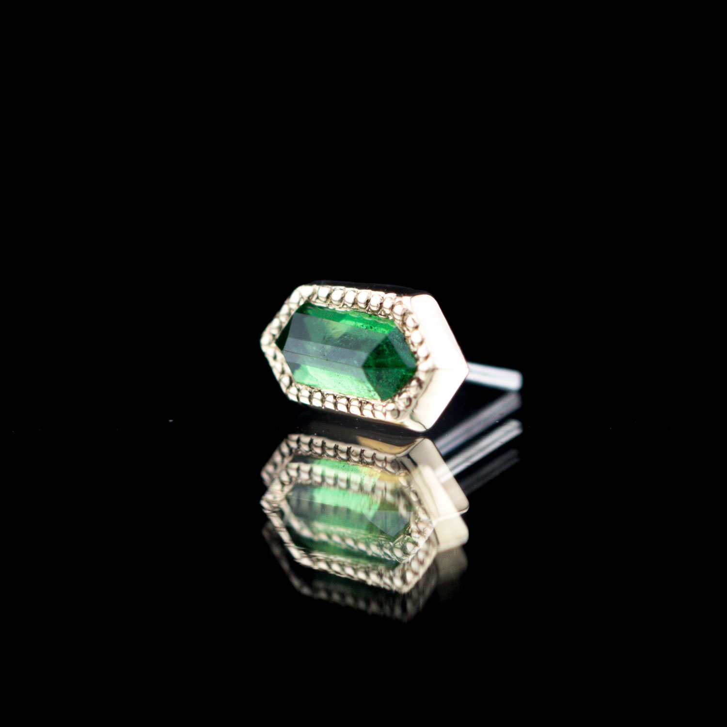 Geometric Cut Tsavorite Threadless End Yellow Gold 3mm x 5.9mm - Image 2