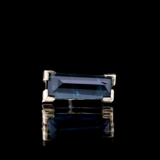 Geometric Cut Madagascar Sapphire Yellow Gold Threadless End 9.6mm x 3.1mm