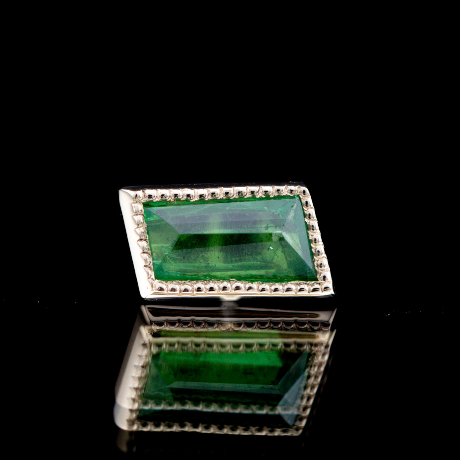 Geometric Cut Tsavorite Threadless End Yellow Gold 7.1mm x 3.8mm