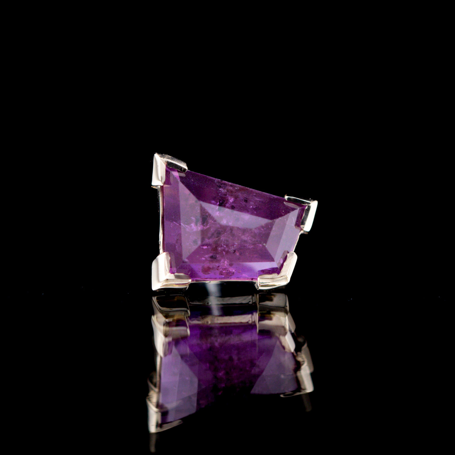 Geometric Cut Winza Sapphire Yellow Gold Threadless End 6.8mm x 4.2mm